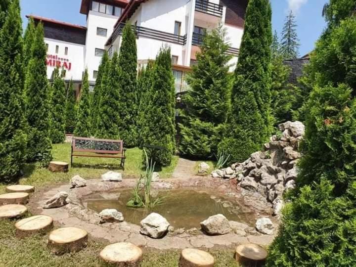 Hotel Miraj - Restaurant & Sauna & Biliard Poiana Brasov Ngoại thất bức ảnh