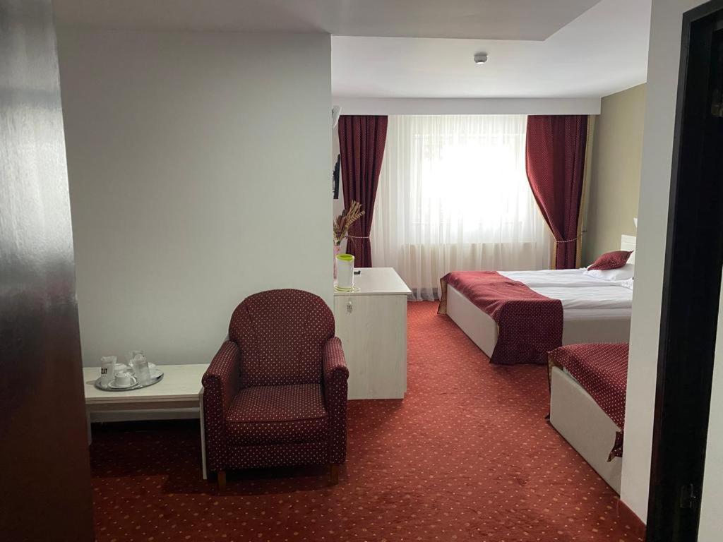 Hotel Miraj - Restaurant & Sauna & Biliard Poiana Brasov Phòng bức ảnh